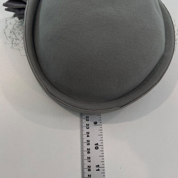 Vintage Anita Pineault Gray Felt Hat With Satin Bow Netting & Rhinestone Accents - Picture 11 of 13